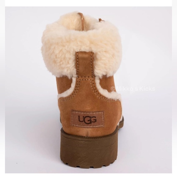 UGG Women’s Bodie Fur Lace Boot size 7 - Picture 3 of 10